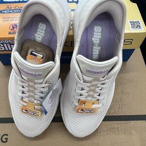 Women Skechers slip on sneakers size 7new tan color new